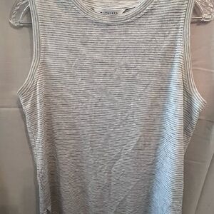 Athleta Gray Fitted Sleeveless Tank Top